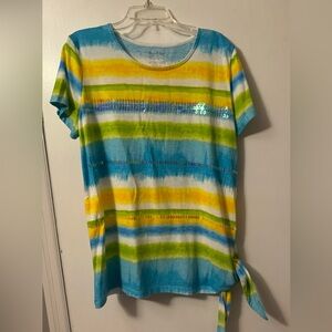 White Stag women’s multicolored short sleeve top in size medium (8-10). EUC!